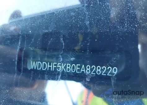 2014 Mercedes-Benz E 350 из США, поврежденный, VIN WDDHF5KB0EA828229